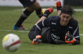 Goleiro Cassio que entra como titular amanh durante treino desta tarde no CT Joaquim Grava, localizado no Parque Ecolgico do Tiete. O prximo jogo da equipe ser amanh, quarta-feira, dia 28/03, contra XV de Piracicaba, no Pacaembu, vlido pela 16 rodada do Campeonato Paulista 2012