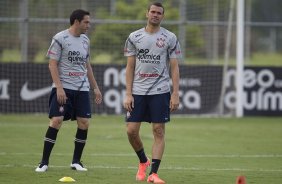 Chicão e Leandro Castán durante treino desta tarde no CT Joaquim Grava, localizado no Parque Ecológico do Tiete. O próximo jogo da equipe será domingo, dia 01/04, contra Oeste de Itápolis, em Presidente Prudente, válido pela 17ª rodada do Campeonato Paulista 2012