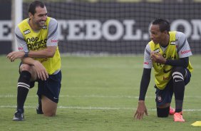 Danilo e Liedson durante treino desta tarde no CT Joaquim Grava, localizado no Parque Ecolgico do Tiete. O prximo jogo da equipe ser domingo, dia 01/04, contra Oeste de Itpolis, em Presidente Prudente, vlido pela 17 rodada do Campeonato Paulista 2012