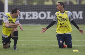 Danilo e Liedson durante treino desta tarde no CT Joaquim Grava, localizado no Parque Ecológico do Tiete. O próximo jogo da equipe será domingo, dia 01/04, contra Oeste de Itápolis, em Presidente Prudente, válido pela 17ª rodada do Campeonato Paulista 2012