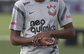 Edenilson durante treino desta tarde no CT Joaquim Grava, localizado no Parque Ecológico do Tiete. O próximo jogo da equipe será domingo, dia 01/04, contra Oeste de Itápolis, em Presidente Prudente, válido pela 17ª rodada do Campeonato Paulista 2012