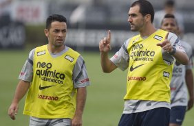 Gilsinho e Danilo durante treino desta tarde no CT Joaquim Grava, localizado no Parque Ecolgico do Tiete. O prximo jogo da equipe ser domingo, dia 01/04, contra Oeste de Itpolis, em Presidente Prudente, vlido pela 17 rodada do Campeonato Paulista 2012