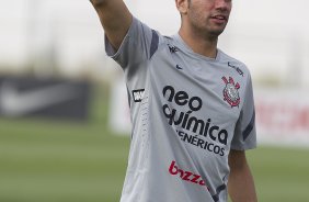 Leandro Castn durante treino desta tarde no CT Joaquim Grava, localizado no Parque Ecolgico do Tiete. O prximo jogo da equipe ser domingo, dia 01/04, contra Oeste de Itpolis, em Presidente Prudente, vlido pela 17 rodada do Campeonato Paulista 2012