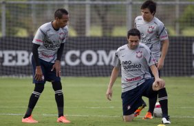 Liedson, Chicão e Willian durante treino desta tarde no CT Joaquim Grava, localizado no Parque Ecológico do Tiete. O próximo jogo da equipe será domingo, dia 01/04, contra Oeste de Itápolis, em Presidente Prudente, válido pela 17ª rodada do Campeonato Paulista 2012