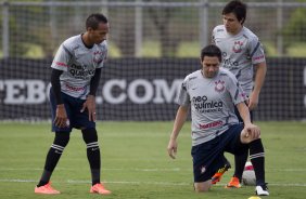 Liedson, Chico e Willian durante treino desta tarde no CT Joaquim Grava, localizado no Parque Ecolgico do Tiete. O prximo jogo da equipe ser domingo, dia 01/04, contra Oeste de Itpolis, em Presidente Prudente, vlido pela 17 rodada do Campeonato Paulista 2012