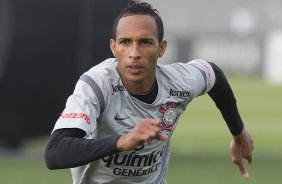Liedson durante treino desta tarde no CT Joaquim Grava, localizado no Parque Ecológico do Tiete. O próximo jogo da equipe será domingo, dia 01/04, contra Oeste de Itápolis, em Presidente Prudente, válido pela 17ª rodada do Campeonato Paulista 2012
