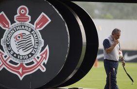 Tite durante treino desta tarde no CT Joaquim Grava, localizado no Parque Ecológico do Tiete. O próximo jogo da equipe será domingo, dia 01/04, contra Oeste de Itápolis, em Presidente Prudente, válido pela 17ª rodada do Campeonato Paulista 2012