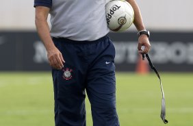 Tite durante treino desta tarde no CT Joaquim Grava, localizado no Parque Ecológico do Tiete. O próximo jogo da equipe será domingo, dia 01/04, contra Oeste de Itápolis, em Presidente Prudente, válido pela 17ª rodada do Campeonato Paulista 2012