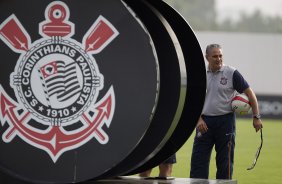 Tite durante treino desta tarde no CT Joaquim Grava, localizado no Parque Ecológico do Tiete. O próximo jogo da equipe será domingo, dia 01/04, contra Oeste de Itápolis, em Presidente Prudente, válido pela 17ª rodada do Campeonato Paulista 2012