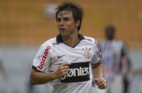 Willian durante a partida entre Corinthians x Paulista de Jundiaí/SP, realizada esta tarde no estádio do Pacaembu, válida pela 18ª rodada do Campeonato Paulista de 2012