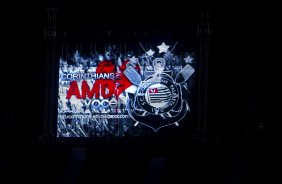 Painel do estádio durante a partida Nacional/Paraguai x Corinthians/Brasil, no estádio Antônio Oddone Sarubbi, o 3 de Febrero, válida pelo returno da fase de classificação da Copa Libertadores 2012