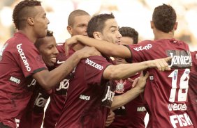 Chico do Corinthians comemora aps marca gol contra a equipe da Ponte Preta durante partida vlida pelo Campeonato Paulista realizado no estdio Moiss Lucarelli