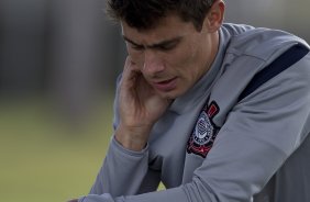 Alex que entra no time titular durante o treino realizado esta tarde no CT Joaquim Grava, localizado no Parque Ecolgico do Tiete. O prximo jogo da equipe ser dia amanh, quarta-feira, 09/05, contra o Emelec/Equador, jogo de volta, vlido pelas oitavas de final da Copa Libertadores da Amrica 2012