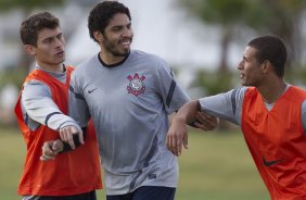 Alex, Wallace e Willian Aro durante o treino realizado esta tarde no CT Joaquim Grava, localizado no Parque Ecolgico do Tiete. O prximo jogo da equipe ser dia amanh, quarta-feira, 09/05, contra o Emelec/Equador, jogo de volta, vlido pelas oitavas de final da Copa Libertadores da Amrica 2012