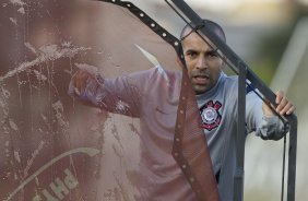 Emerson durante o treino realizado esta tarde no CT Joaquim Grava, localizado no Parque Ecológico do Tiete. O próximo jogo da equipe será dia amanhã, quarta-feira, 09/05, contra o Emelec/Equador, jogo de volta, válido pelas oitavas de final da Copa Libertadores da América 2012