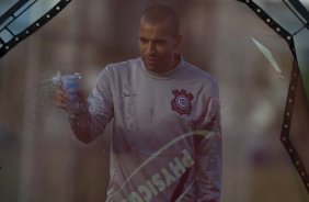 Emerson durante o treino realizado esta tarde no CT Joaquim Grava, localizado no Parque Ecológico do Tiete. O próximo jogo da equipe será dia amanhã, quarta-feira, 09/05, contra o Emelec/Equador, jogo de volta, válido pelas oitavas de final da Copa Libertadores da América 2012