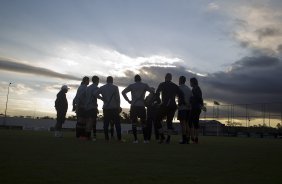 Grupo reunido durante o treino realizado esta tarde no CT Joaquim Grava, localizado no Parque Ecológico do Tiete. O próximo jogo da equipe será dia amanhã, quarta-feira, 09/05, contra o Emelec/Equador, jogo de volta, válido pelas oitavas de final da Copa Libertadores da América 2012