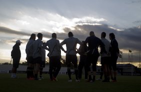Grupo reunido durante o treino realizado esta tarde no CT Joaquim Grava, localizado no Parque Ecológico do Tiete. O próximo jogo da equipe será dia amanhã, quarta-feira, 09/05, contra o Emelec/Equador, jogo de volta, válido pelas oitavas de final da Copa Libertadores da América 2012