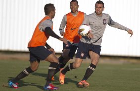 Jorge Henrique; Luis Ramirez e Leandro Castán durante o treino realizado esta tarde no CT Joaquim Grava, localizado no Parque Ecológico do Tiete. O próximo jogo da equipe será dia amanhã, quarta-feira, 09/05, contra o Emelec/Equador, jogo de volta, válido pelas oitavas de final da Copa Libertadores da América 2012