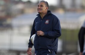 Tite durante o treino realizado esta tarde no CT Joaquim Grava, localizado no Parque Ecolgico do Tiete. O prximo jogo da equipe ser dia amanh, quarta-feira, 09/05, contra o Emelec/Equador, jogo de volta, vlido pelas oitavas de final da Copa Libertadores da Amrica 2012