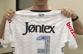 Chicão nos vestiários antes da partida entre Corinthians/Brasil x Emelec/Equador, realizada esta noite no estádio do Pacaembu, jogo da volta pela Copa Libertadores de América 2012