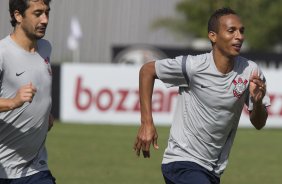 Douglas e Liedson durante o treino realizado esta manh no CT Joaquim Grava, localizado no Parque Ecolgico do Tiete. O prximo jogo da equipe ser dia 16/05, em So Janurio, contra o Vasco da Gama, jogo de ida vlido pelas quartas de final da Copa Libertadores da Amrica 2012