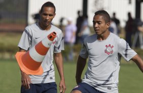 Liedson e Jorhe Henrique durante o treino realizado esta manh no CT Joaquim Grava, localizado no Parque Ecolgico do Tiete. O prximo jogo da equipe ser dia 16/05, em So Janurio, contra o Vasco da Gama, jogo de ida vlido pelas quartas de final da Copa Libertadores da Amrica 2012