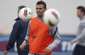 Leandro Castán durante o treino realizado esta manhã no CT Joaquim Grava, localizado no Parque Ecológico do Tiete. O próximo jogo da equipe será dia 16/05, em São Januário, contra o Vasco da Gama, jogo de ida válido pelas quartas de final da Copa Libertadores da América 2012
