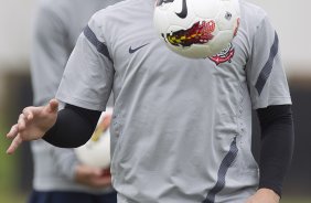 Willian durante o treino realizado esta manhã no CT Joaquim Grava, localizado no Parque Ecológico do Tiete. O próximo jogo da equipe será dia 16/05, em São Januário, contra o Vasco da Gama, jogo de ida válido pelas quartas de final da Copa Libertadores da América 2012