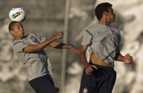 Marquinhos e Antônio Carlos que voltam ao time titular durante o treino realizado esta tarde no CT Joaquim Grava, localizado no Parque Ecológico do Tiete. O próximo jogo da equipe será domingo, dia 20/05, contra o Fluminense, no Pacaembu, abertura do Campeonato Brasileiro de 2012