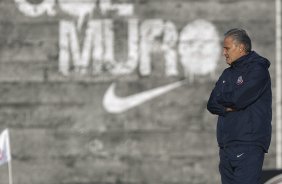 Tite durante o treino realizado esta tarde no CT Joaquim Grava, localizado no Parque Ecológico do Tiete. O próximo jogo da equipe será domingo, dia 20/05, contra o Fluminense, no Pacaembu, abertura do Campeonato Brasileiro de 2012