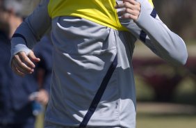 Alessandro durante o treino realizado esta manhã no CT Joaquim Grava, localizado no Parque Ecológico do Tiete. O próximo jogo da equipe será amanhã, domingo, dia 20/05, contra o Fluminense, no Pacaembu, abertura do Campeonato Brasileiro de 2012
