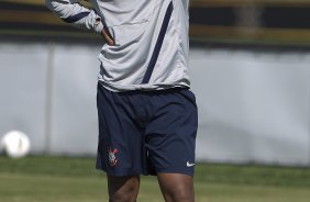 Denner durante o treino realizado esta manh no CT Joaquim Grava, localizado no Parque Ecolgico do Tiete. O prximo jogo da equipe ser amanh, domingo, dia 20/05, contra o Fluminense, no Pacaembu, abertura do Campeonato Brasileiro de 2012