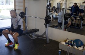 Emerson durante o treino realizado esta manhã no CT Joaquim Grava, localizado no Parque Ecológico do Tiete. O próximo jogo da equipe será amanhã, domingo, dia 20/05, contra o Fluminense, no Pacaembu, abertura do Campeonato Brasileiro de 2012