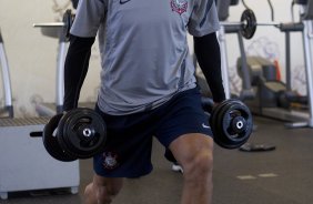 Emerson durante o treino realizado esta manh no CT Joaquim Grava, localizado no Parque Ecolgico do Tiete. O prximo jogo da equipe ser amanh, domingo, dia 20/05, contra o Fluminense, no Pacaembu, abertura do Campeonato Brasileiro de 2012