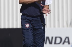 Tite durante o treino realizado esta manh no CT Joaquim Grava, localizado no Parque Ecolgico do Tiete. O prximo jogo da equipe ser amanh, domingo, dia 20/05, contra o Fluminense, no Pacaembu, abertura do Campeonato Brasileiro de 2012