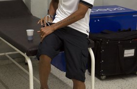Liedson nos vestiários antes da partida entre Corinthians x Fluminense, realizada esta tarde no estádio do Pacaembu, válida pela 1ª rodada do Campeonato Brasileiro de 2012