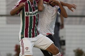 Samuel e Liedson durante a partida entre Corinthians x Fluminense, realizada esta tarde no estádio do Pacaembu, válida pela 1ª rodada do Campeonato Brasileiro de 2012
