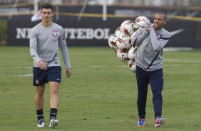 Alex e Emerson durante o treino realizado esta tarde no CT Joaquim Grava, localizado no Parque Ecológico do Tiete. O próximo jogo da equipe será quarta-feira a noite, dia 23/05, contra o Vasco da Gama, no Pacaembu, jogo de volta pela Copa Libertadores de América 2012