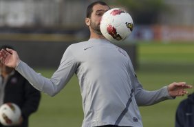 Danilo durante o treino realizado esta tarde no CT Joaquim Grava, localizado no Parque Ecológico do Tiete. O próximo jogo da equipe será quarta-feira a noite, dia 23/05, contra o Vasco da Gama, no Pacaembu, jogo de volta pela Copa Libertadores de América 2012