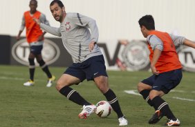 Danilo e Anderson durante o treino realizado esta tarde no CT Joaquim Grava, localizado no Parque Ecológico do Tiete. O próximo jogo da equipe será quarta-feira a noite, dia 23/05, contra o Vasco da Gama, no Pacaembu, jogo de volta pela Copa Libertadores de América 2012