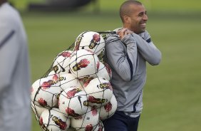 Emerson durante o treino realizado esta tarde no CT Joaquim Grava, localizado no Parque Ecolgico do Tiete. O prximo jogo da equipe ser quarta-feira a noite, dia 23/05, contra o Vasco da Gama, no Pacaembu, jogo de volta pela Copa Libertadores de Amrica 2012