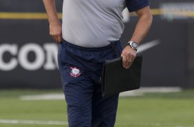 Tite durante o treino realizado esta tarde no CT Joaquim Grava, localizado no Parque Ecolgico do Tiete. O prximo jogo da equipe ser quarta-feira a noite, dia 23/05, contra o Vasco da Gama, no Pacaembu, jogo de volta pela Copa Libertadores de Amrica 2012