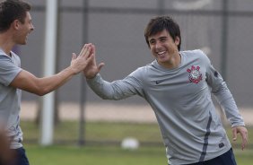 Alex e Willian durante o treino realizado esta tarde no CT Joaquim Grava, localizado no Parque Ecológico do Tiete. O próximo jogo da equipe será amanhã, quarta-feira a noite, dia 23/05, contra o Vasco da Gama, no Pacaembu, jogo de volta pela Copa Libertadores de América 2012