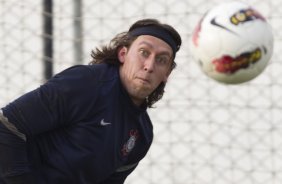 Cassio durante o treino realizado esta tarde no CT Joaquim Grava, localizado no Parque Ecológico do Tiete. O próximo jogo da equipe será amanhã, quarta-feira a noite, dia 23/05, contra o Vasco da Gama, no Pacaembu, jogo de volta pela Copa Libertadores de América 2012