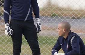 Cassio e Julio Cesar durante o treino realizado esta tarde no CT Joaquim Grava, localizado no Parque Ecológico do Tiete. O próximo jogo da equipe será amanhã, quarta-feira a noite, dia 23/05, contra o Vasco da Gama, no Pacaembu, jogo de volta pela Copa Libertadores de América 2012