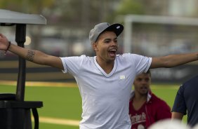 Dentinho foi visitar seus antigos companheiros durante o treino realizado esta tarde no CT Joaquim Grava, localizado no Parque Ecológico do Tiete. O próximo jogo da equipe será amanhã, quarta-feira a noite, dia 23/05, contra o Vasco da Gama, no Pacaembu, jogo de volta pela Copa Libertadores de América 2012