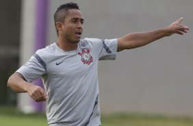 Jorge Henrique durante o treino realizado esta tarde no CT Joaquim Grava, localizado no Parque Ecológico do Tiete. O próximo jogo da equipe será amanhã, quarta-feira a noite, dia 23/05, contra o Vasco da Gama, no Pacaembu, jogo de volta pela Copa Libertadores de América 2012