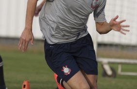 Leandro Castán durante o treino realizado esta tarde no CT Joaquim Grava, localizado no Parque Ecológico do Tiete. O próximo jogo da equipe será amanhã, quarta-feira a noite, dia 23/05, contra o Vasco da Gama, no Pacaembu, jogo de volta pela Copa Libertadores de América 2012