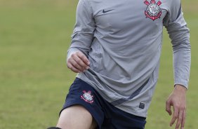 Willian durante o treino realizado esta tarde no CT Joaquim Grava, localizado no Parque Ecológico do Tiete. O próximo jogo da equipe será amanhã, quarta-feira a noite, dia 23/05, contra o Vasco da Gama, no Pacaembu, jogo de volta pela Copa Libertadores de América 2012